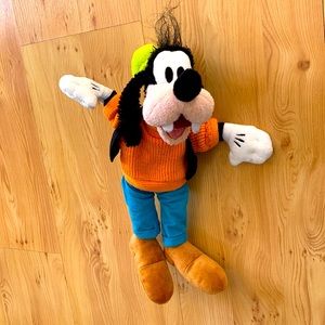 10” Disney Goofy stuffed animal